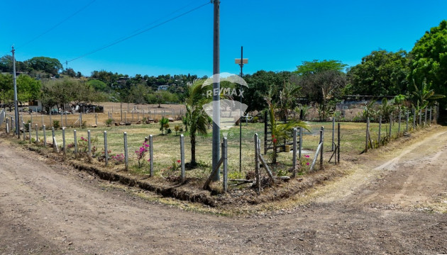 TERRENO EN VENTA -  MEJICANOS , CALLE A MARIONA