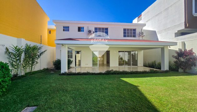 Private house for rent in Cumbres de Cuscatlan