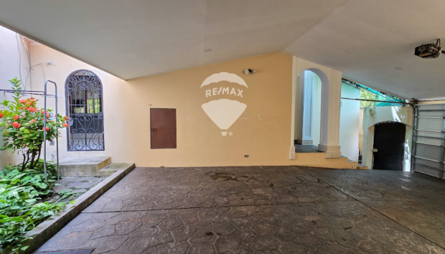 HOUSE FOR SALE AT CUMBRES DE LA ESCALON