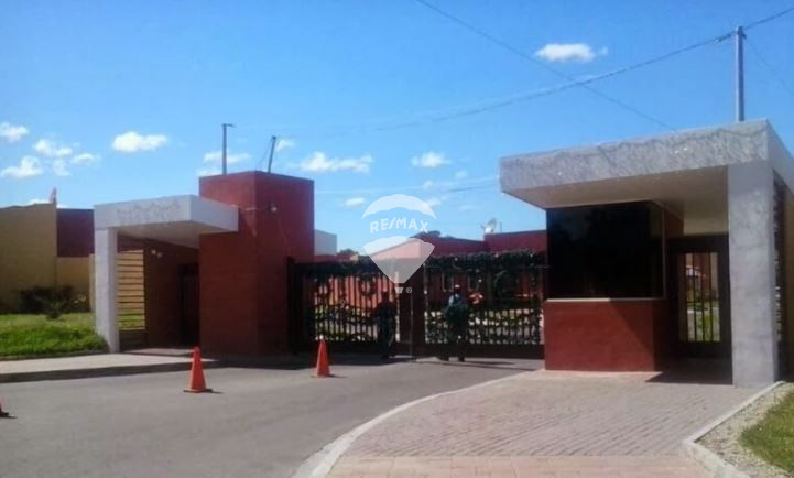 ONE LEVEL HOUSE WITH BIG YARD FOR SALE IN RESIDENCIAL PRIMAVERA, QUEZALTEPEQUE