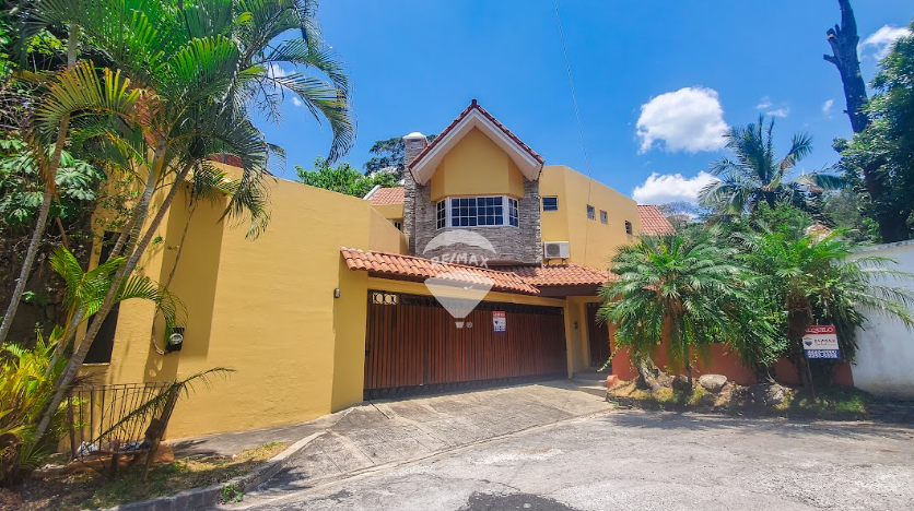 HOUSE FOR RENT IN "COLONIA ESCALON - Pasaje Domingo Santos"