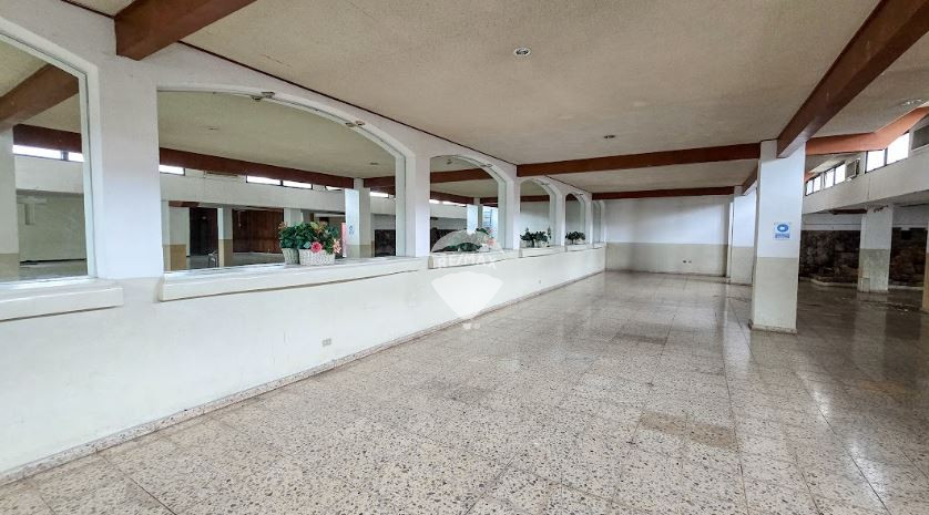 Remax real estate, El Salvador, San Salvador, Building with a privileged location above the Redondel Masferrer, Escalón