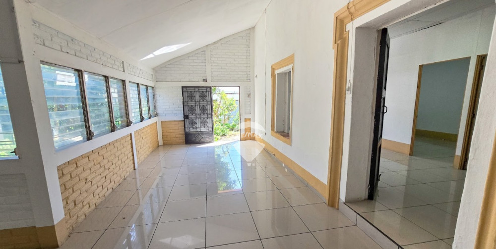 FOR RENT EXCELLENT PROPERTY FOR UNIVERSITY OR OFFICE AT DOWNTOWN SONSONATE