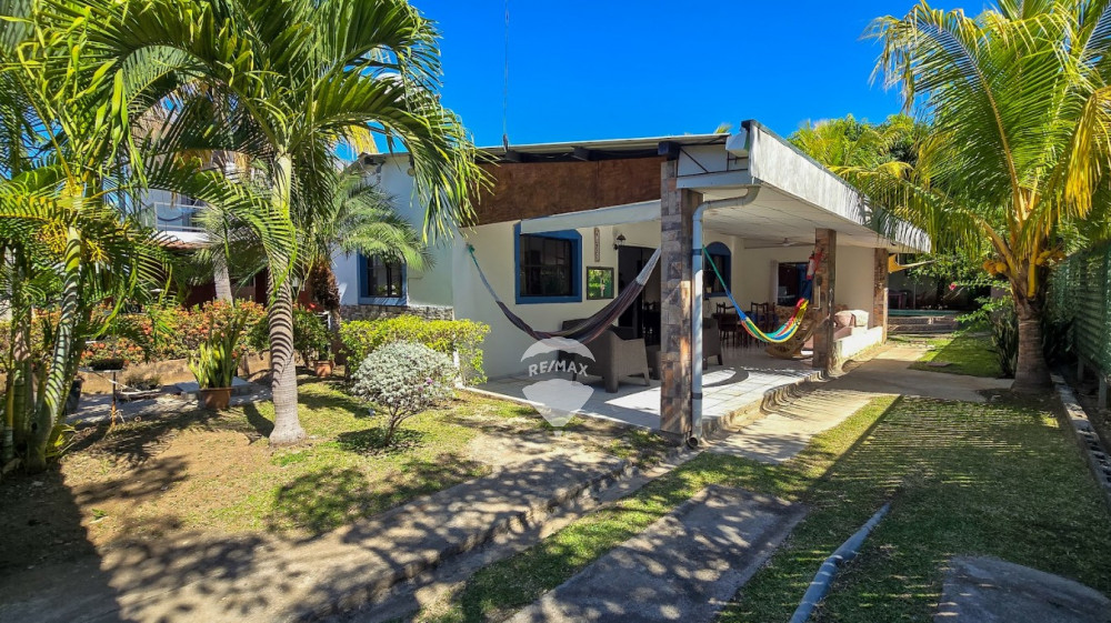 RE/MAX real estate, El Salvador, La Libertad, FOR SALE HOUSE IN LOMAS DE SAN BLAS
