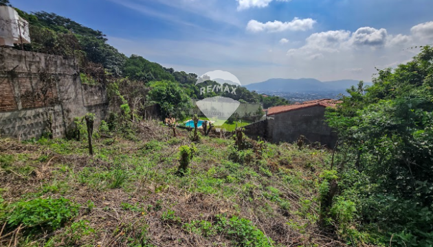 TERRENO CON LINDA VISTA EN CUMBRES DE ESCALON