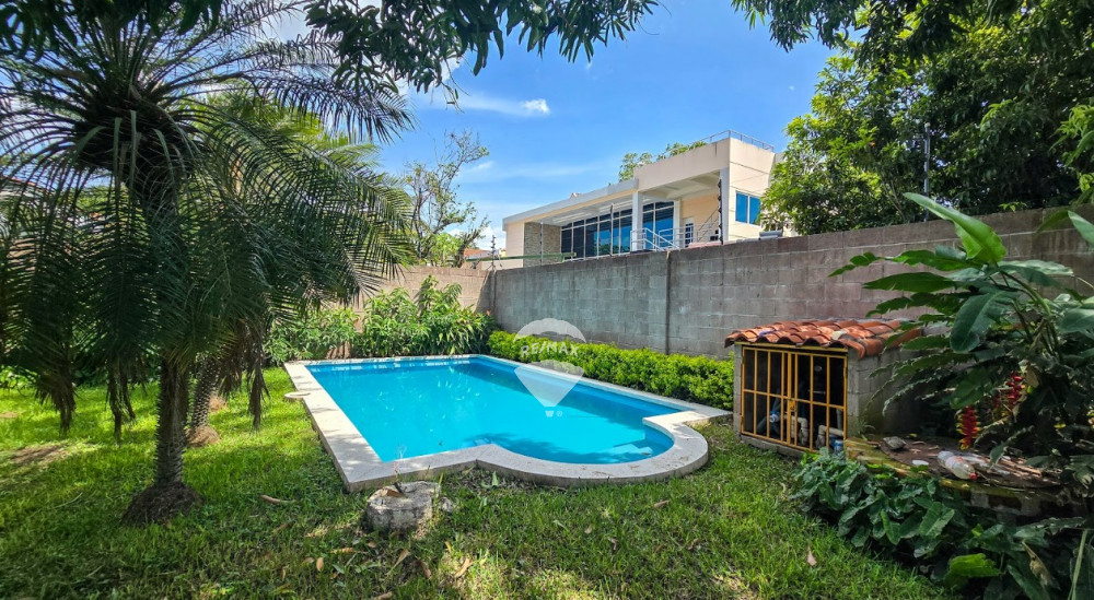 Spacious Rental Home with Pool and Expansive Garden