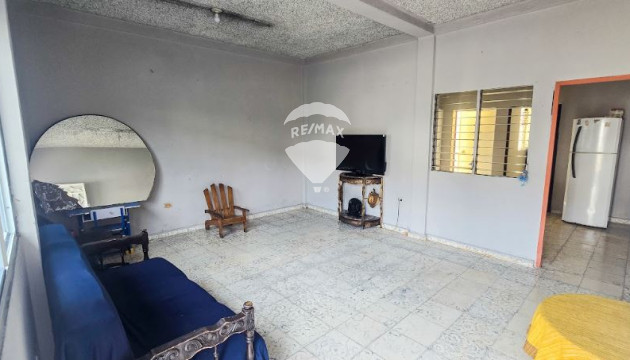 VENTA DE CASA  EN PJE ITALIA, SOBRE SAN ANTONIO ABAD