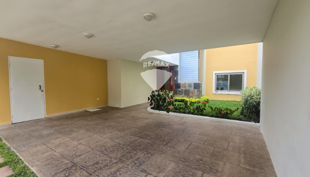 CASA EN ALQUILER CONDADO SANTA ELENA
