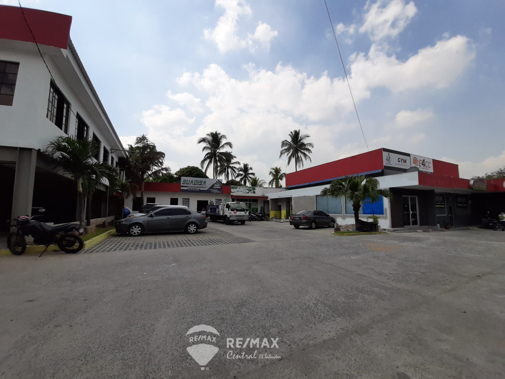 LOCAL COMERCIAL 75 m2 EN ALQUILER Gran Plaza, Lourdes — Propiedades