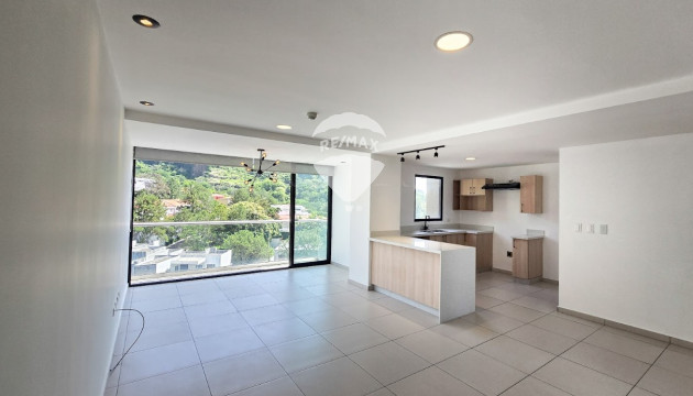 Modern Apartment with Volcano View at Torre Alta 510, Escalón