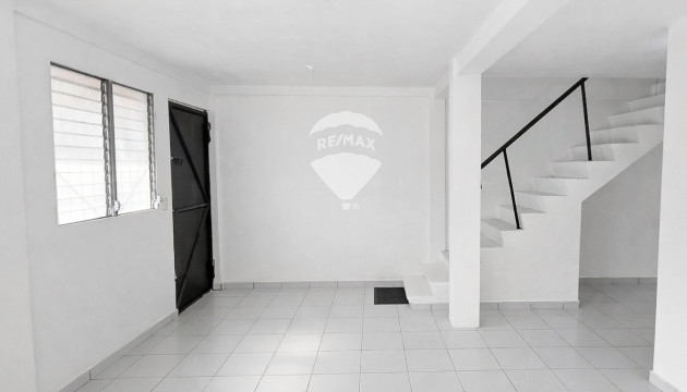 CASA  AMPLIA EN SAN JACINTO EN VENTA 7 HABITACIONES