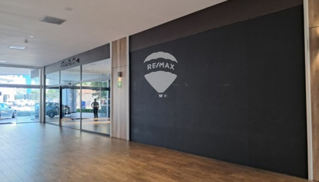 Commercial premises for rent on level 1 of Atrium Galerias, Millennium Tower (MILC0112)