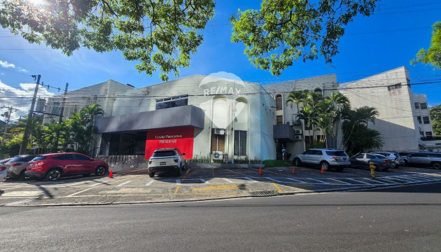 LOCAL EN ALQUILER EN CENTRO PROFESIONAL PRESIDENTE SAN BENITO