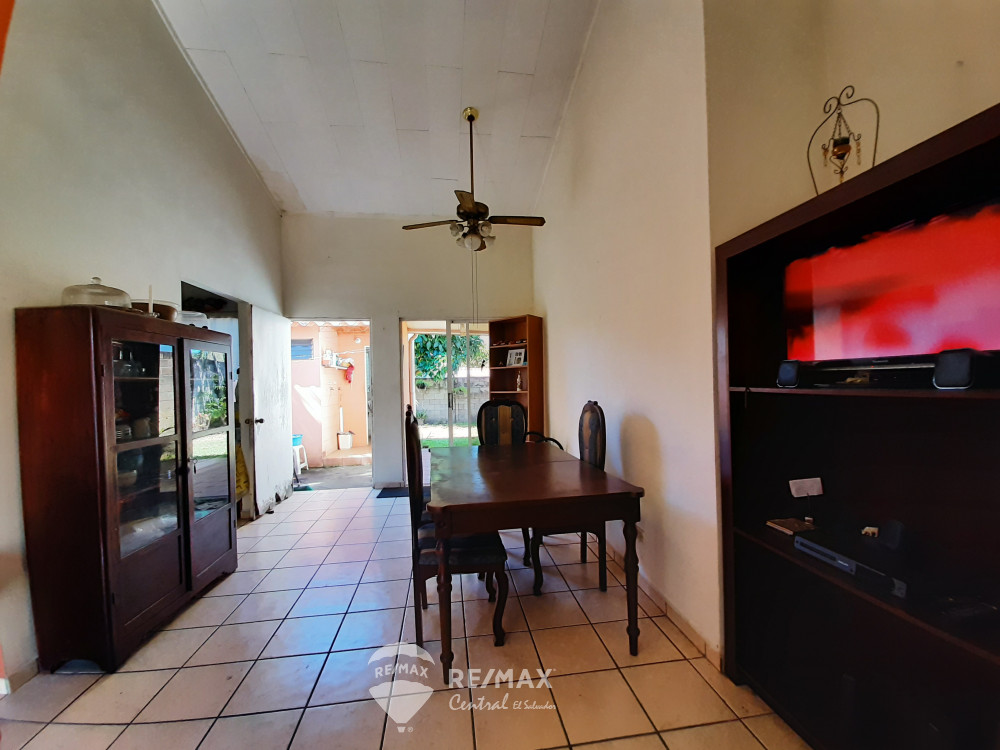 CASA EN VENTA BOSQUES DE LOURDES🐠 — Propiedades — RE/MAX Central El