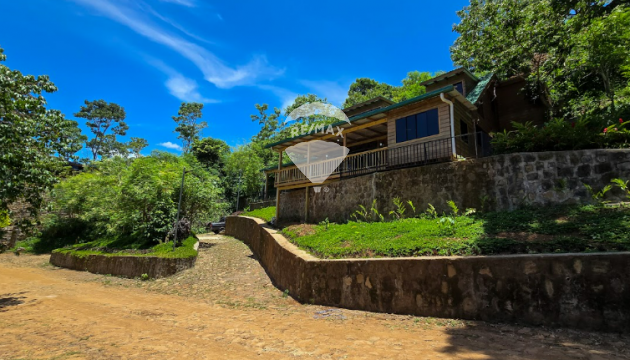CABIN  MODEL MACAW RESIDENCIAL BRISAS DEL TIGRE