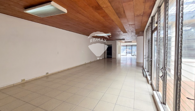 CASA EN VENTA PARA USO COMERCIAL