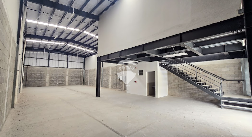 RE/MAX real estate, El Salvador, San Salvador, WAREHOUSE DISTRIBODEGA APOPA #5 A