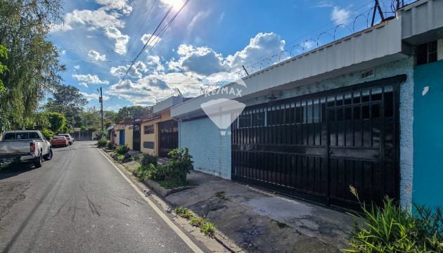 FOR RENT  HOUSE IN COLONIA METROPLIS