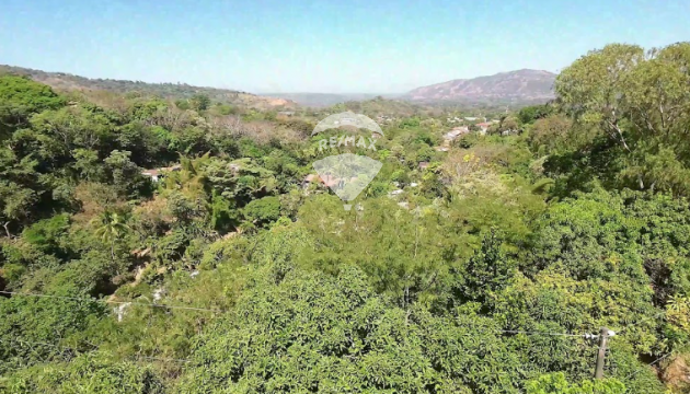 Property with 1 manzana of land in Chinameca