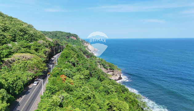 Prime Oceanfront Investment & Development Opportunity in Surf City (Km 59)