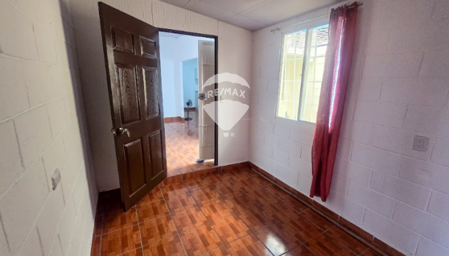 LINDA CASA EN VENTA, EN URBANIZACIÓN NUEVO LOURDES