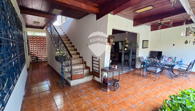 CASA CENTRO DE SONSONATE EN VENTA Y ALQUILER