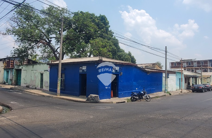 COMMERCIAL PREMISE IN SALE "BARRIO SANTA BARBARA - SANTA ANA"