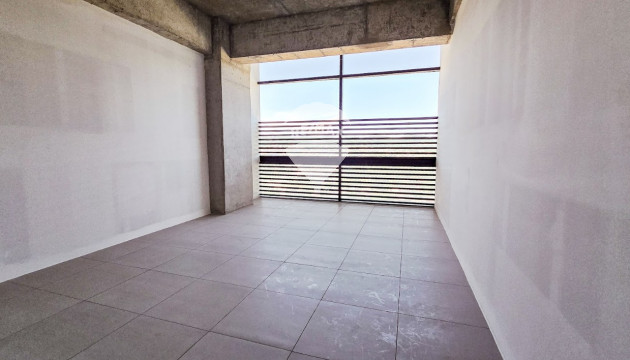 LOCAL EN ALQUILER TORRE HUMANA 1617