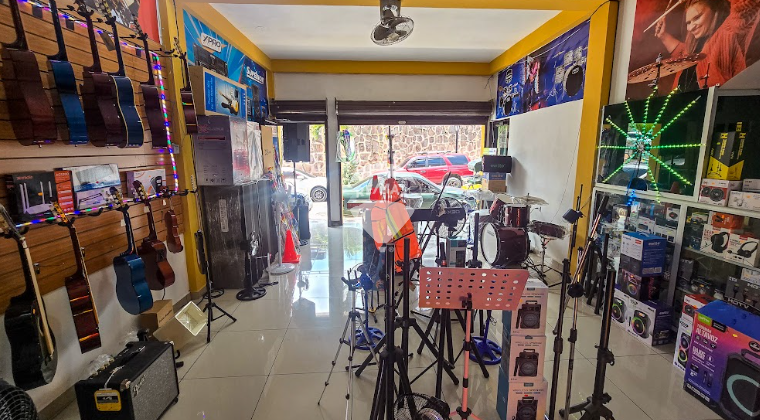 COMMERCIAL PREMISES FOR RENT IN THE CENTER OF CHALATENANGO