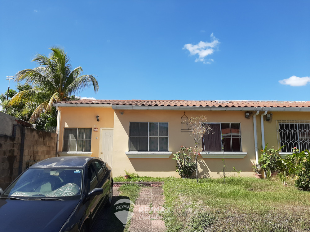 CASA EN VENTA BOSQUES DE LOURDES🐠 — Propiedades — RE/MAX Central El