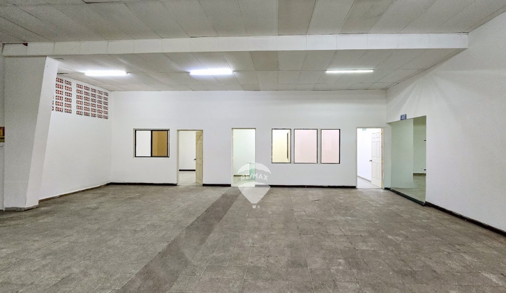 FOR RENT WAREHOUSE INCOLONIA FLOR BLANCA