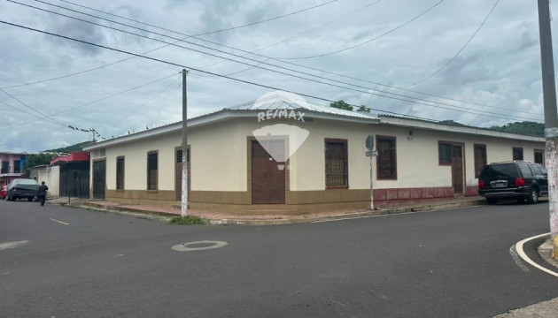 CASA COLONIAL EN VENTA EN ARMENIA SONSONATE