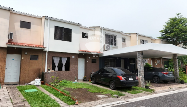 CASA EN VENTA EN LAS ARBOLEDAS