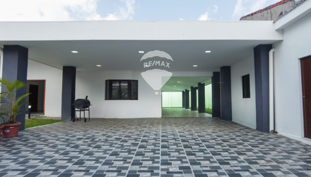 RESIDENCIA EN ALQUILER - BOSQUES DE SANTA TERESA
