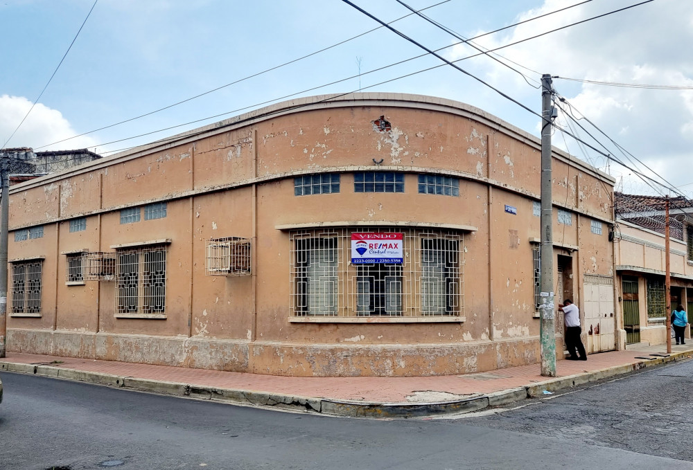 RE/MAX CAPITAL El Salvador Central America and Caribbean Real Estate