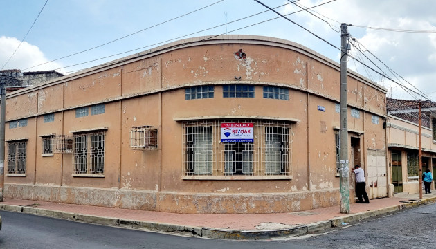 PROPIEDAD EN VENTA - SANTA ANA CENTRO