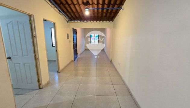 En venta acogedora casa en Lourdes, Campos Verdes 2, recién remodelada y lista para mudarse.