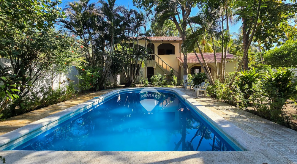 Beautiful residence for sale Playa Amatecampo 2nd row
